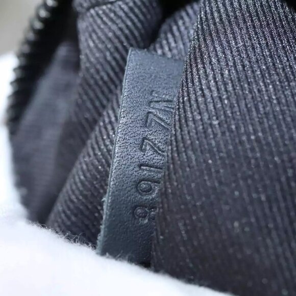 LOUIS VUITTON Monogram Shadow Pouch Leather Black LV Auth - Picture 6 of 15